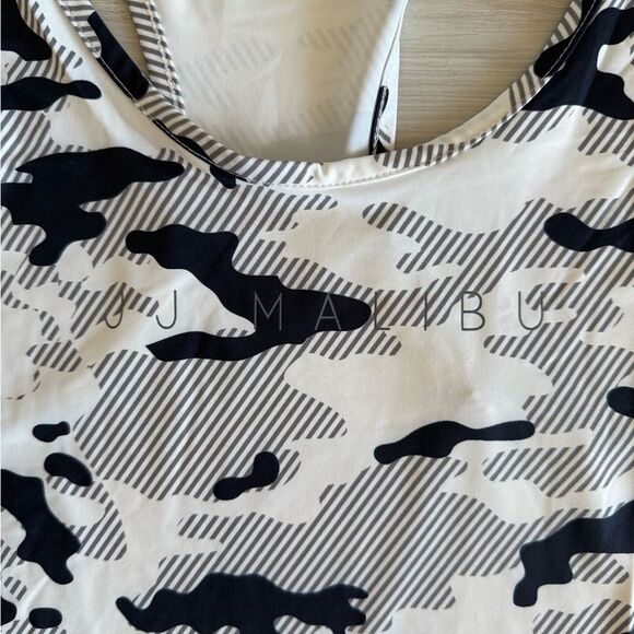 JJ Malibu Feel-Me Scoop Bottom Tank White Medium NWT IN PACKAGE - Picture 4 of 6